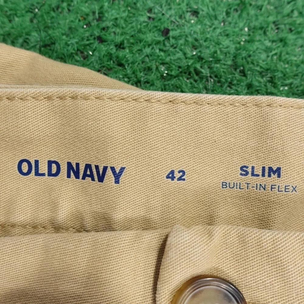 Old Navy Shorts Mens 42 Beige Chino‎ Slim Built-In Flex Cotton Spandex 9 Inseam